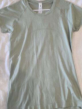 lululemon athletica Sage Green Crew Neck Athletic Tee Nwot Swiftly Tech